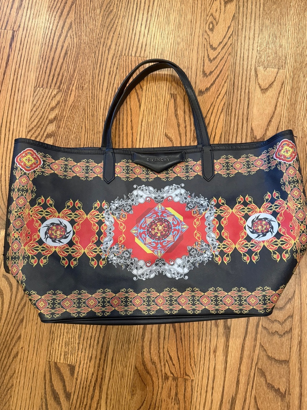 Givenchy SCARF PRINTED ANTIGONA SHOPPER TOTE